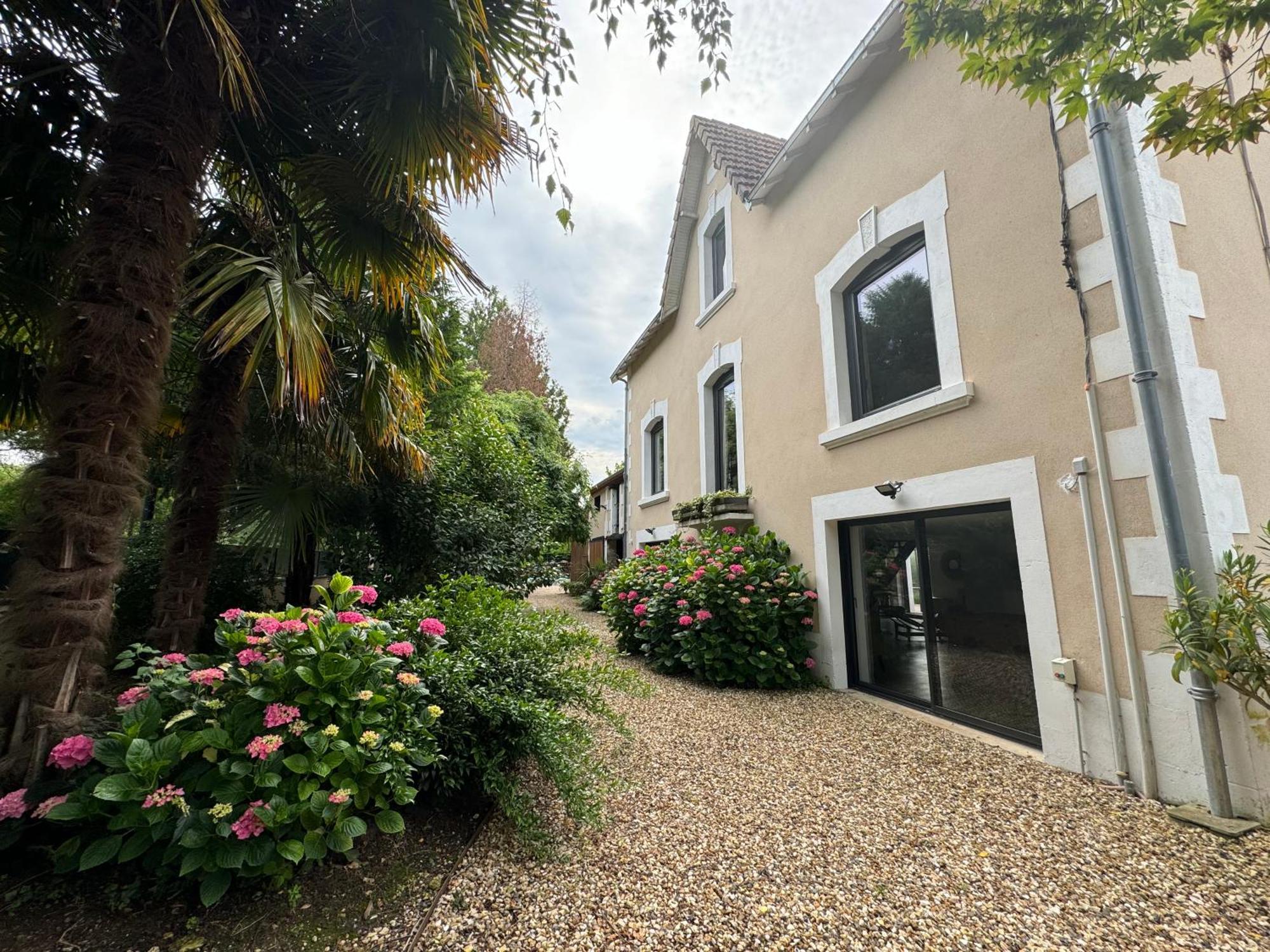 Demeure De Charme Vue Riviere Perigueux Piscine Parking Bed & Breakfast ภายนอก รูปภาพ